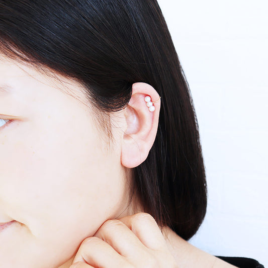 Akoya 珍珠耳袖几粒线无色 4-5 毫米 K18YG 耳环神秘色彩稀有婴儿珍珠 3 粒型一卖