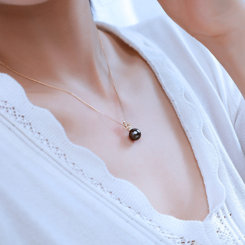 黒蝶真珠　K18YG DIA ネックレス クラウン ダイヤ　パールダイヤ tahitian pearl necklace D0.02ct 6pcs