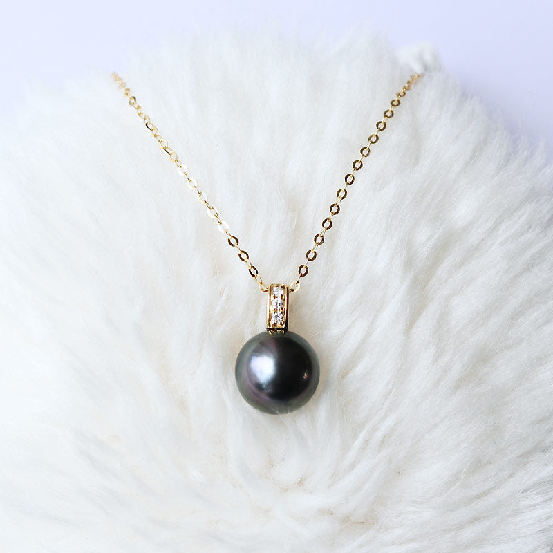 K18YG 黒蝶真珠 9-10mm DIA ネックレス ダイヤ　パールダイヤ tahitian pearl necklace D0.03ct 3pcs