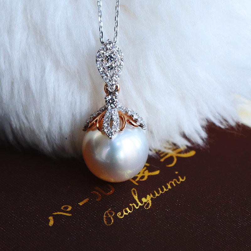 K18/K18WG South Sea pearl white butterfly pearl 12mm DIA pearl diamond pendant top D0.37ct 24pc diamond southsea pearl necklace [pendant top only] [without chain]